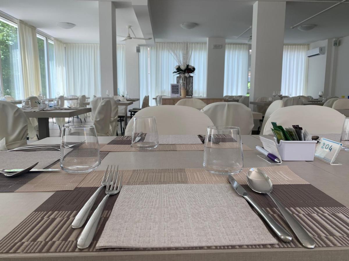 Hotel Carmen Riccione Exterior photo